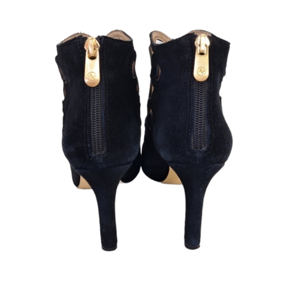 Adrienne Vittadini Nidia Women's Black Suede Leather Laser Cut Ankle Boots 7 - Picture 6 of 16